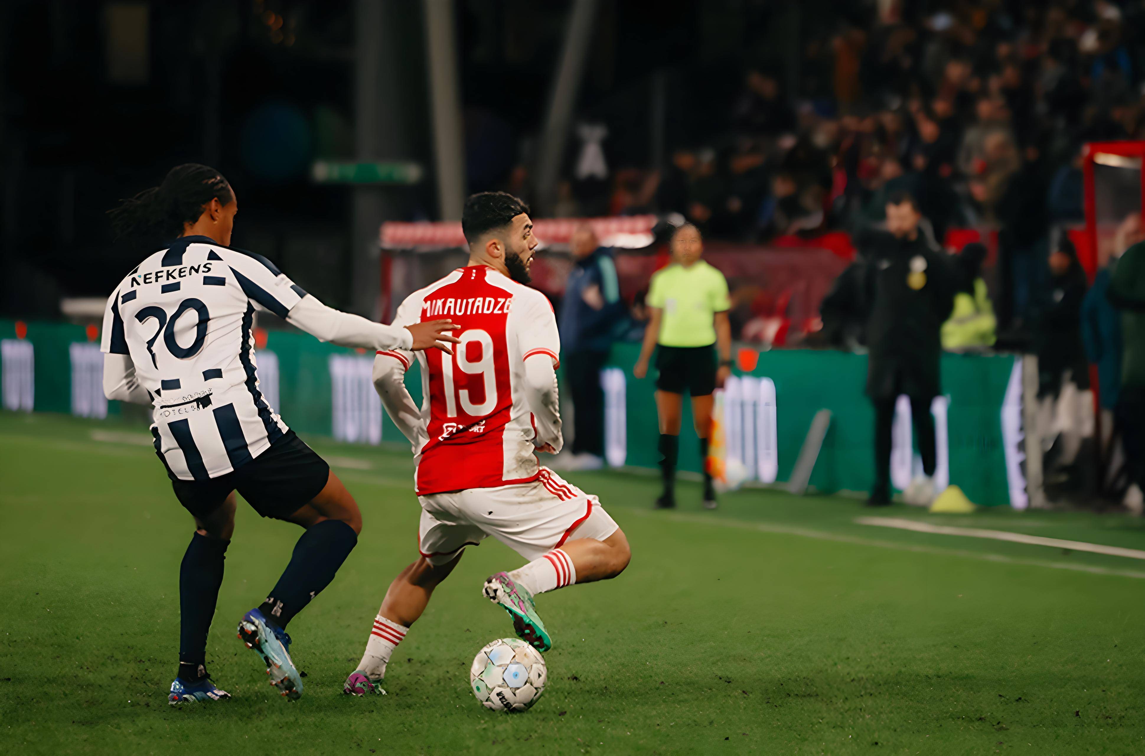 娱乐挑战-AC米兰客场逼平对手，欧战希望渐行渐远